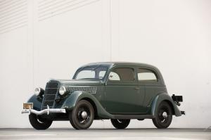 1935 Ford Standard Tudor Sedan